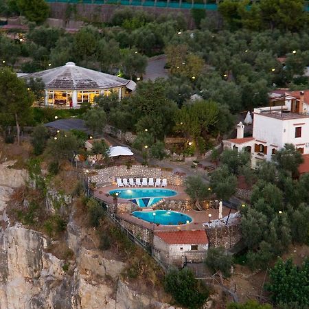 Villaggio Villa Lubrense มัสซาลูเบรนเซ ภายนอก รูปภาพ