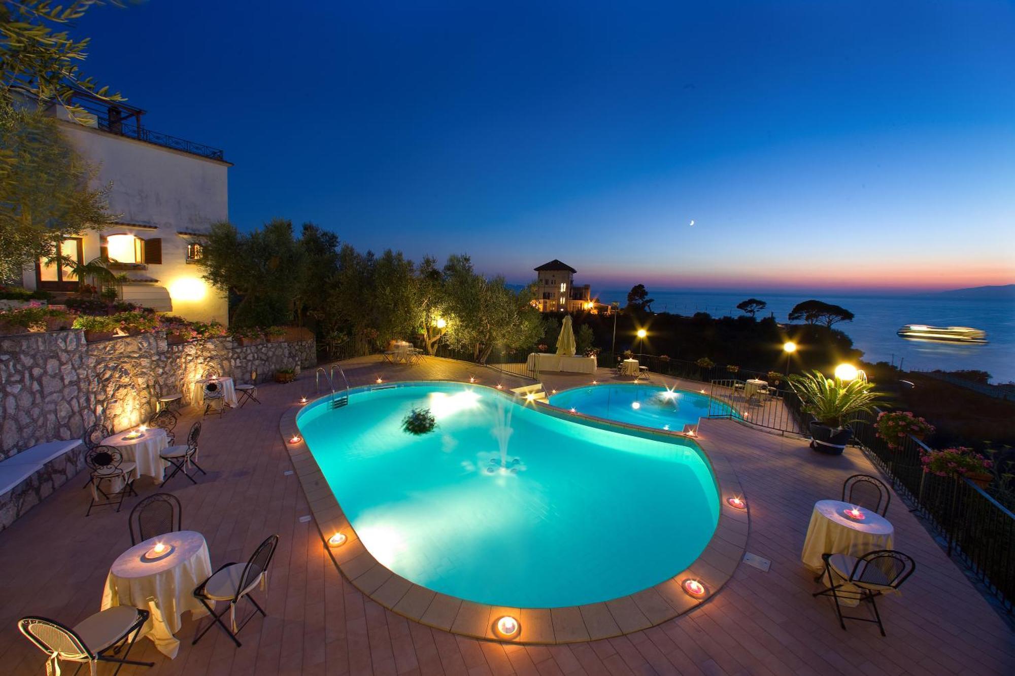 Villaggio Villa Lubrense มัสซาลูเบรนเซ ภายนอก รูปภาพ