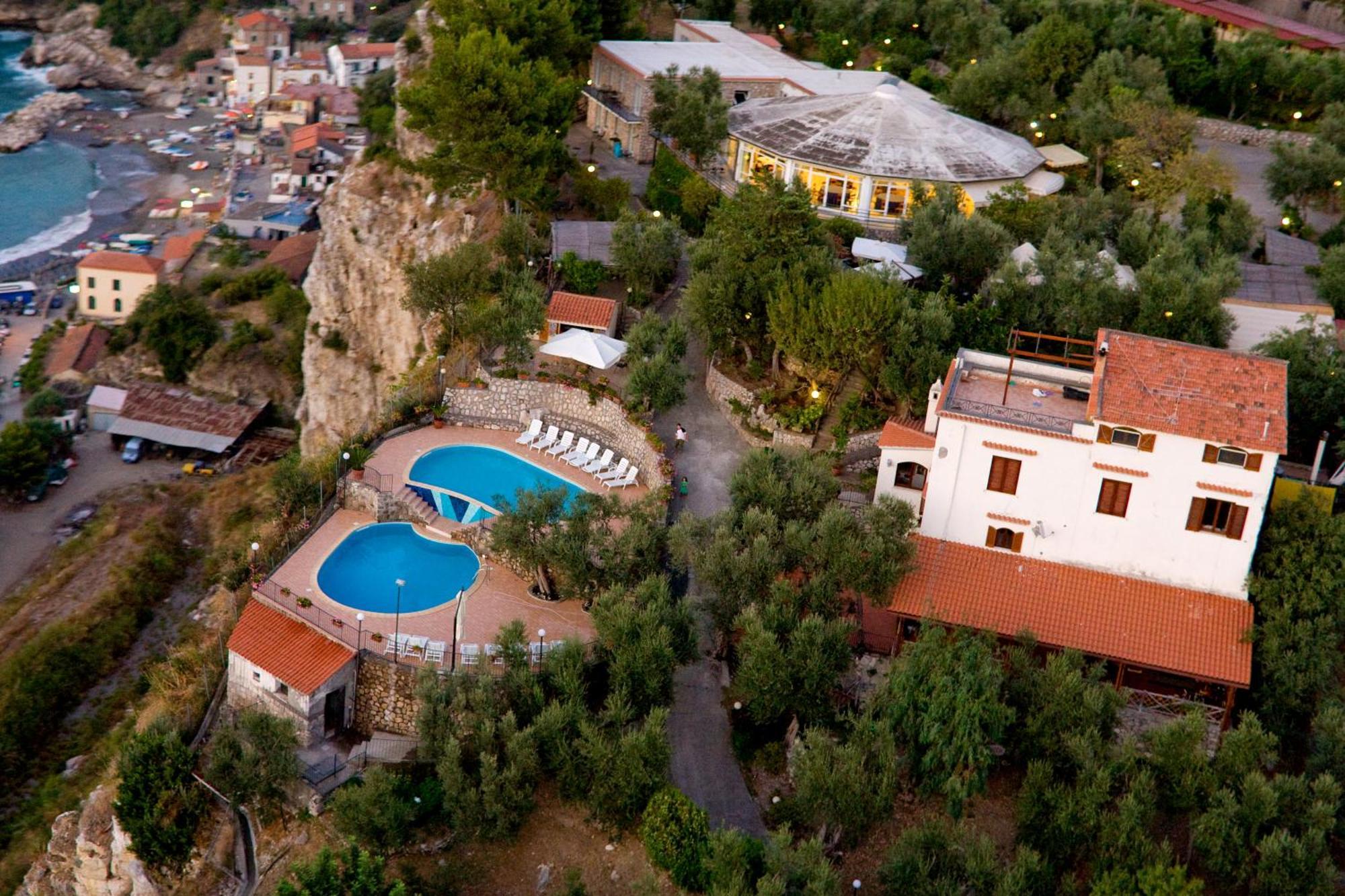 Villaggio Villa Lubrense มัสซาลูเบรนเซ ภายนอก รูปภาพ